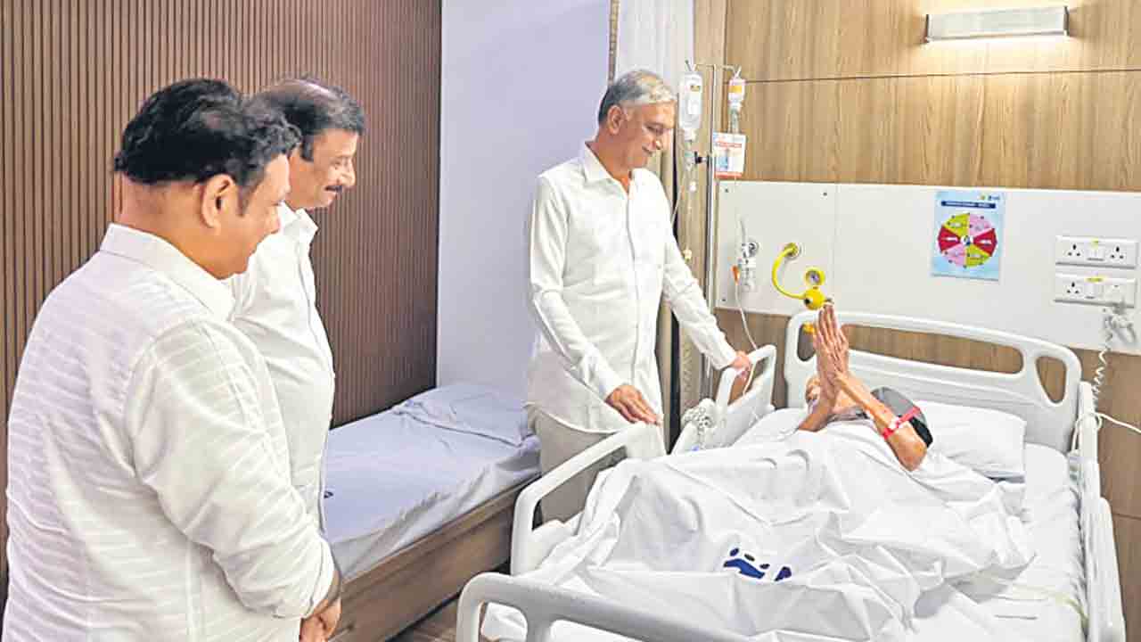 హరీశ్‌రావు తండ్రికి పరామర్శ