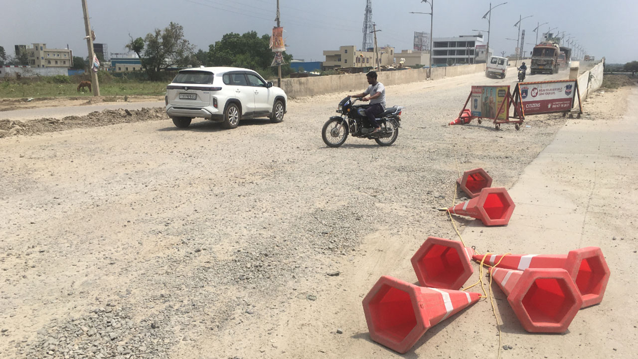 Shankarpally | పేరుకే పురపాలకం.. రోడ్లన్నీ అస్తవ్యస్థం