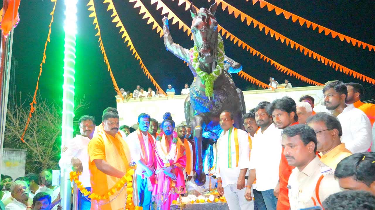 సనాతన ధర్మానికి ప్రతిరూపం భారతదేశం: అంబుత్రాయ పీఠాధిపతి శ్రీ శ్రీ ఆదిత్య పర శ్రీ