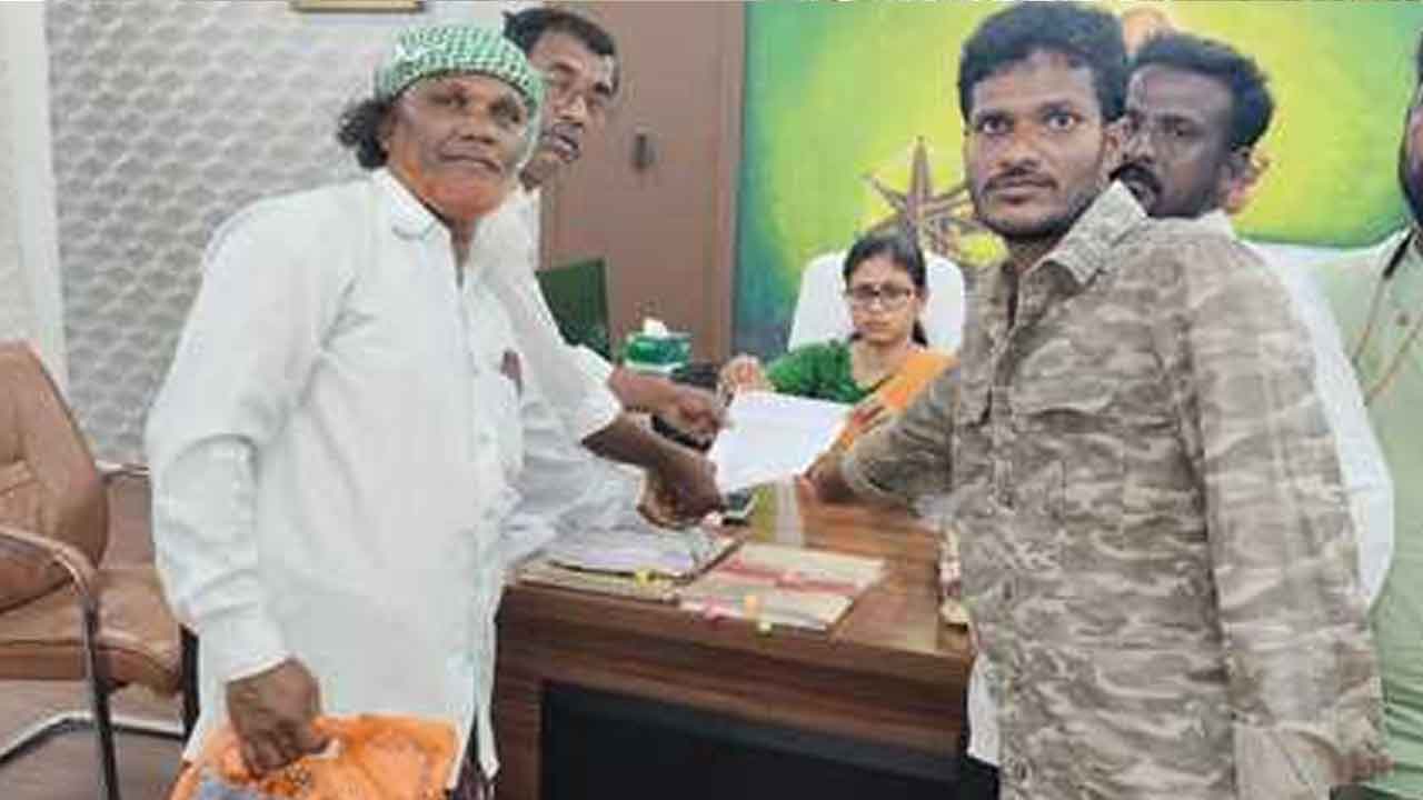 Siktha Patnaik | కాట్రేపల్లి గ్రామ రైతులను కాపాడాలని కలెక్టర్‌కు వినతి