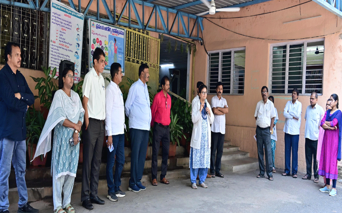 Singareni : మంచి ఆరోగ్య అల‌వాట్లు అల‌వ‌ర్చుకోవాలి : జీఎం షాలేం రాజు