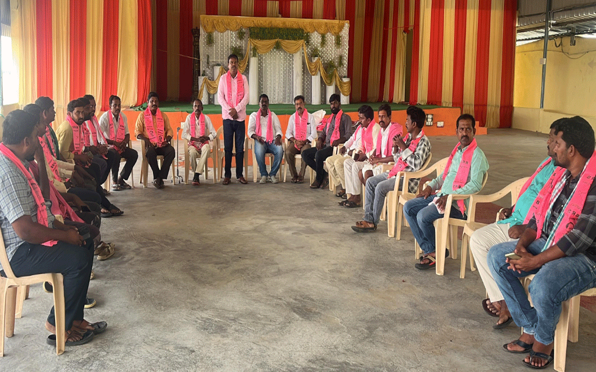 Arvapally : బీఆర్ఎస్ ర‌జ‌తోత్స‌వ స‌భ‌కు పెద్ద ఎత్తున త‌ర‌లిరావాలి : సోమేశ్ గౌడ్‌