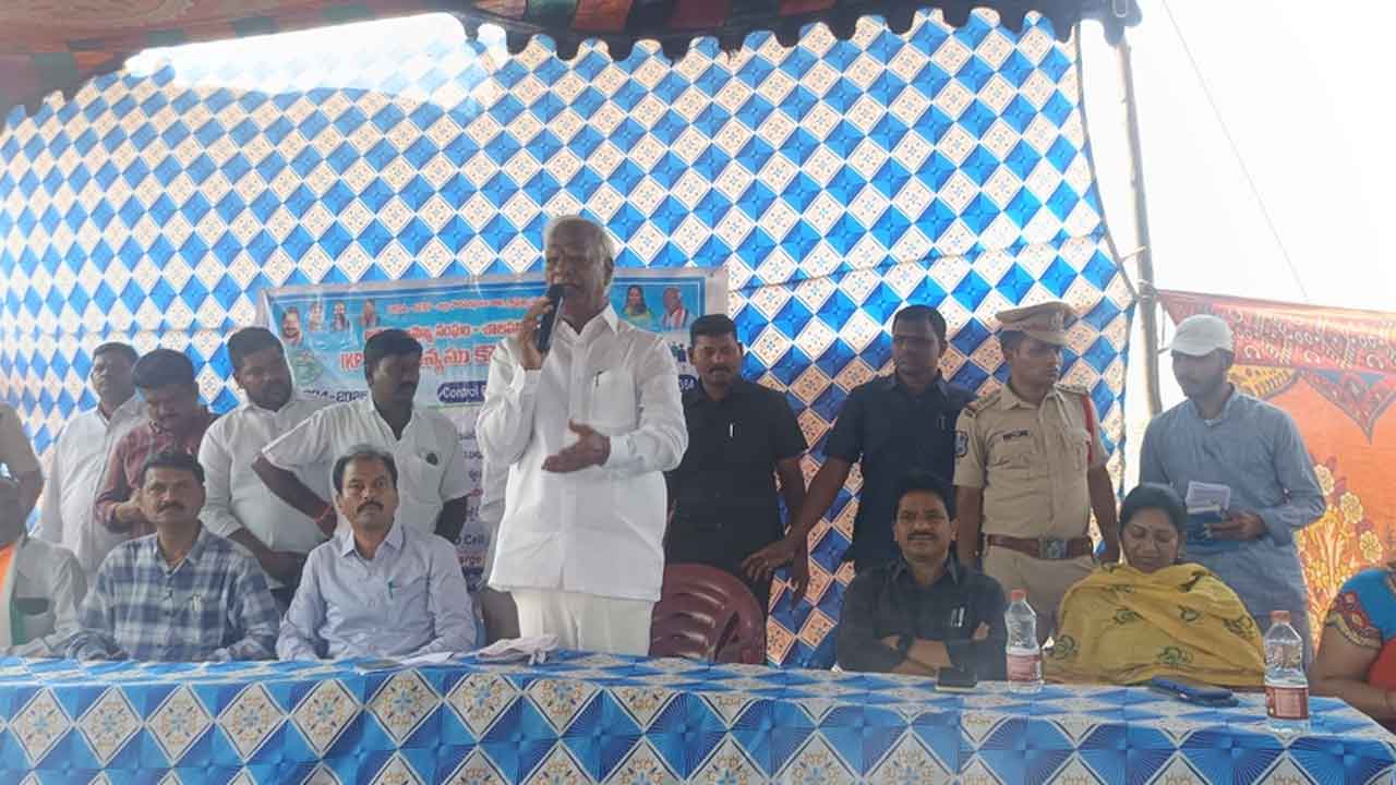 MLA Kadiyam Srihari | ఇందిరమ్మ ఇండ్లు పెద్దగా కట్టుకుంటే బిల్లులు రావు : ఎమ్మెల్యే కడియం శ్రీహరి