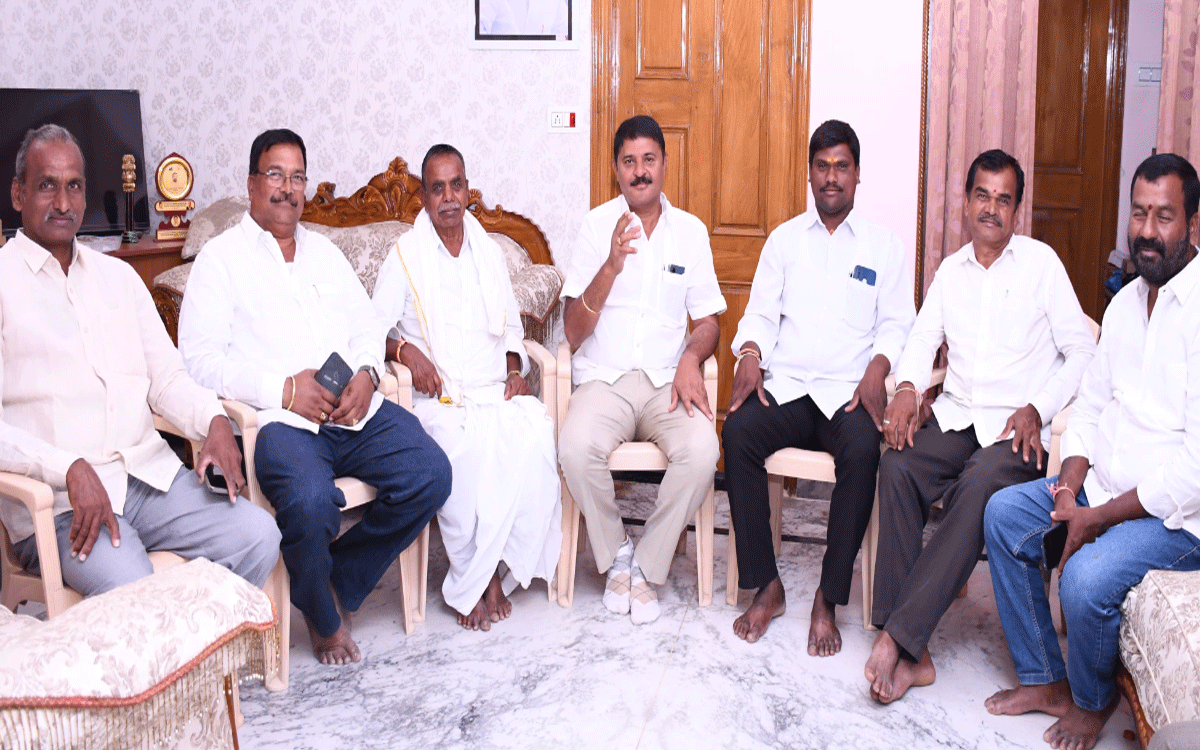 Normool Mother Dairy : డబ్బులకు అమ్ముడుపోయిన నార్మూల్ డైరక్టర్లు ? : మాజీ చైర్మన్ లింగాల శ్రీకర్ రెడ్డి