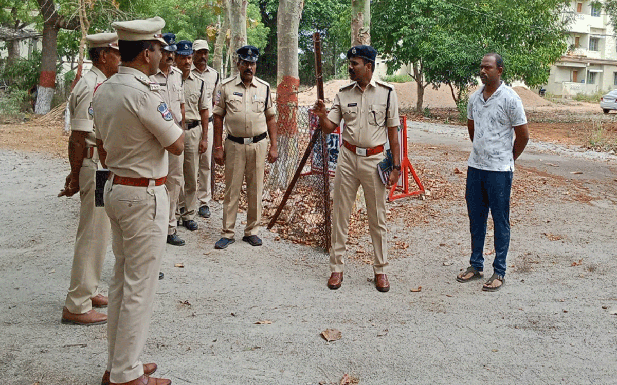Suryapet : పోలీస్ సిబ్బంది బాధ్యతగా విధులు నిర్వహించాలి : ఎస్పీ న‌ర‌సింహ‌