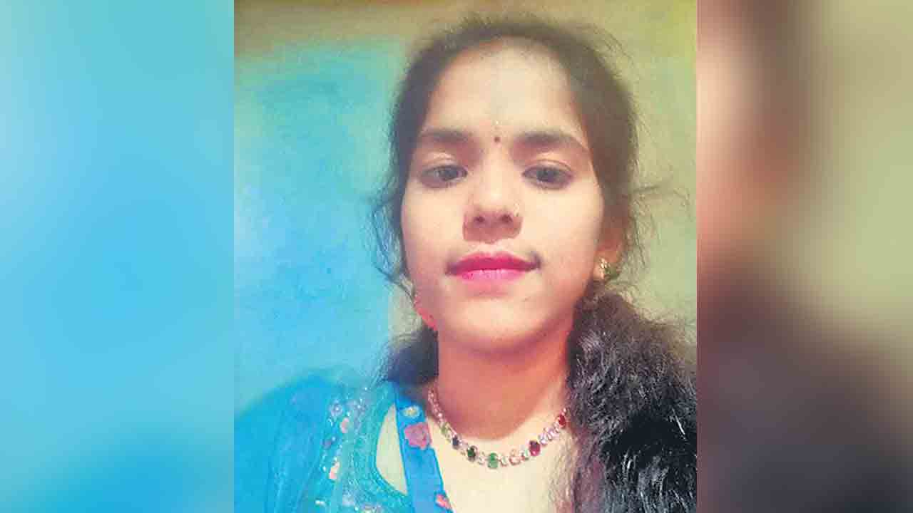 పరీక్ష రాసేందుకు వచ్చి..