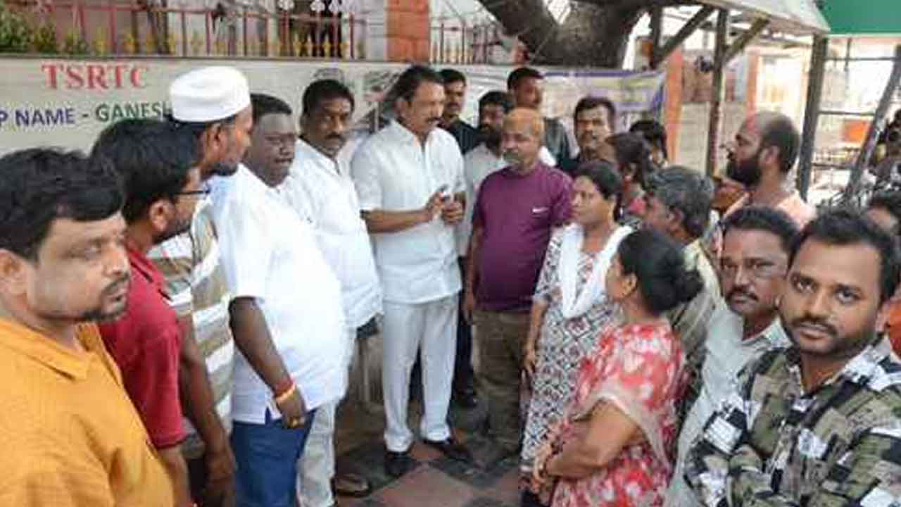 MLA Sudheer Reddy | చిరు వ్యాపారులకు అండగా ఉంటాం : ఎమ్మెల్యే సుధీర్ రెడ్డి