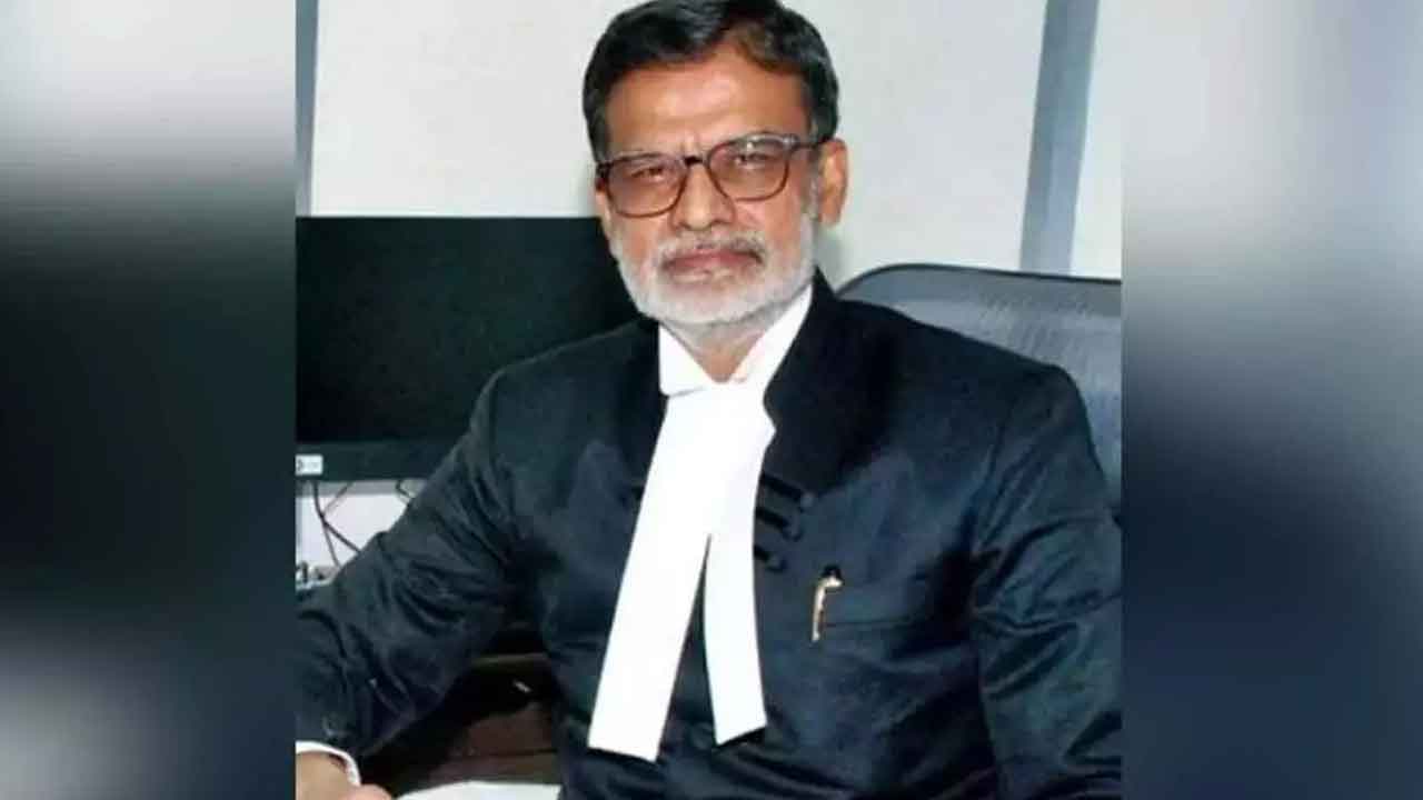 Justice Sujoy  paul | సమాజంలో శాంతి కోసం కమ్యూనిటీ పెద్దలు పాటుపడాలి : జస్టిస్ సుజోయ్ పాల్