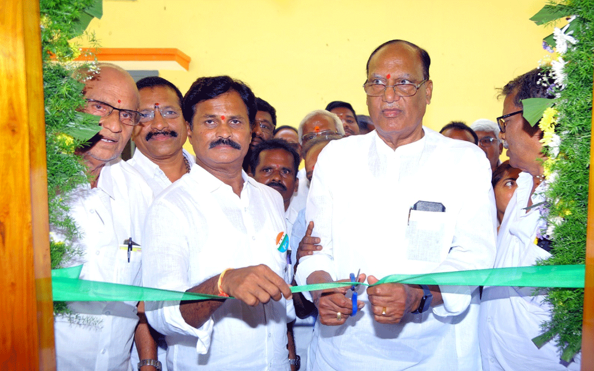 Elderly Welfare Association Building : మాన‌వ సంబంధాలు మ‌రువ‌ద్దు : గుత్తా సుఖేంద‌ర్‌రెడ్డి