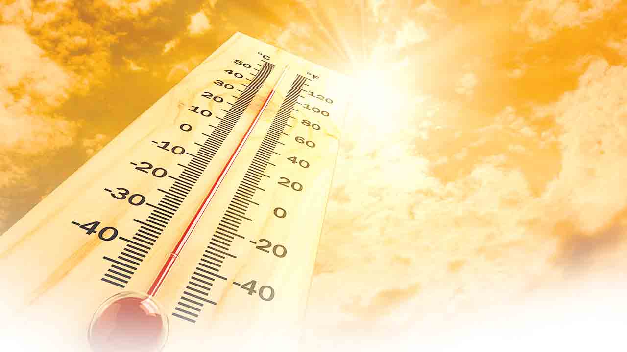 Hyderabad | హైదరాబాద్లో మండుతున్న ఎండలు.. ఉక్కపోతతో ఉక్కిరిబిక్కిరి