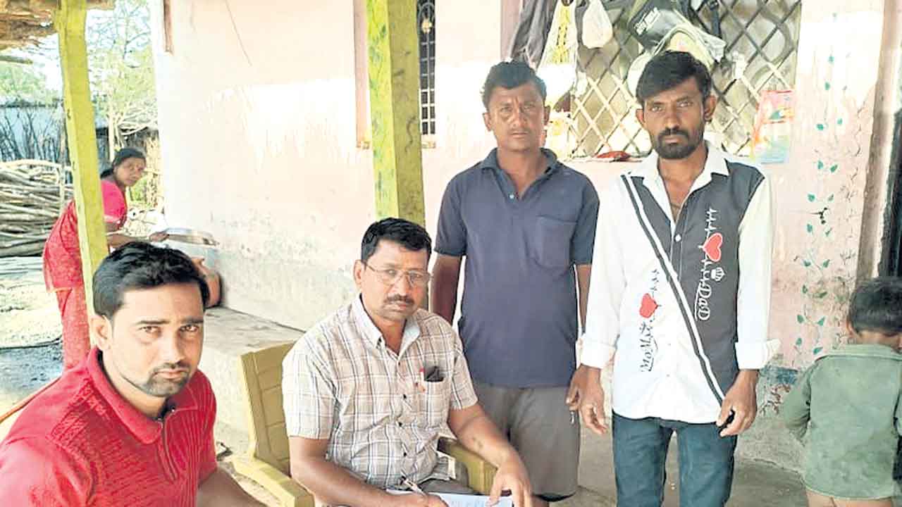 రేషన్ కార్డుల కోసం నిరీక్షణ