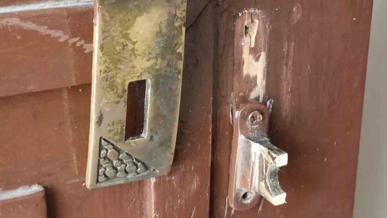 Thieves | దొంగలు బాబోయ్ దొంగలు.. ఒకేసారి ఆరు ఇళ్లలో చోరీ