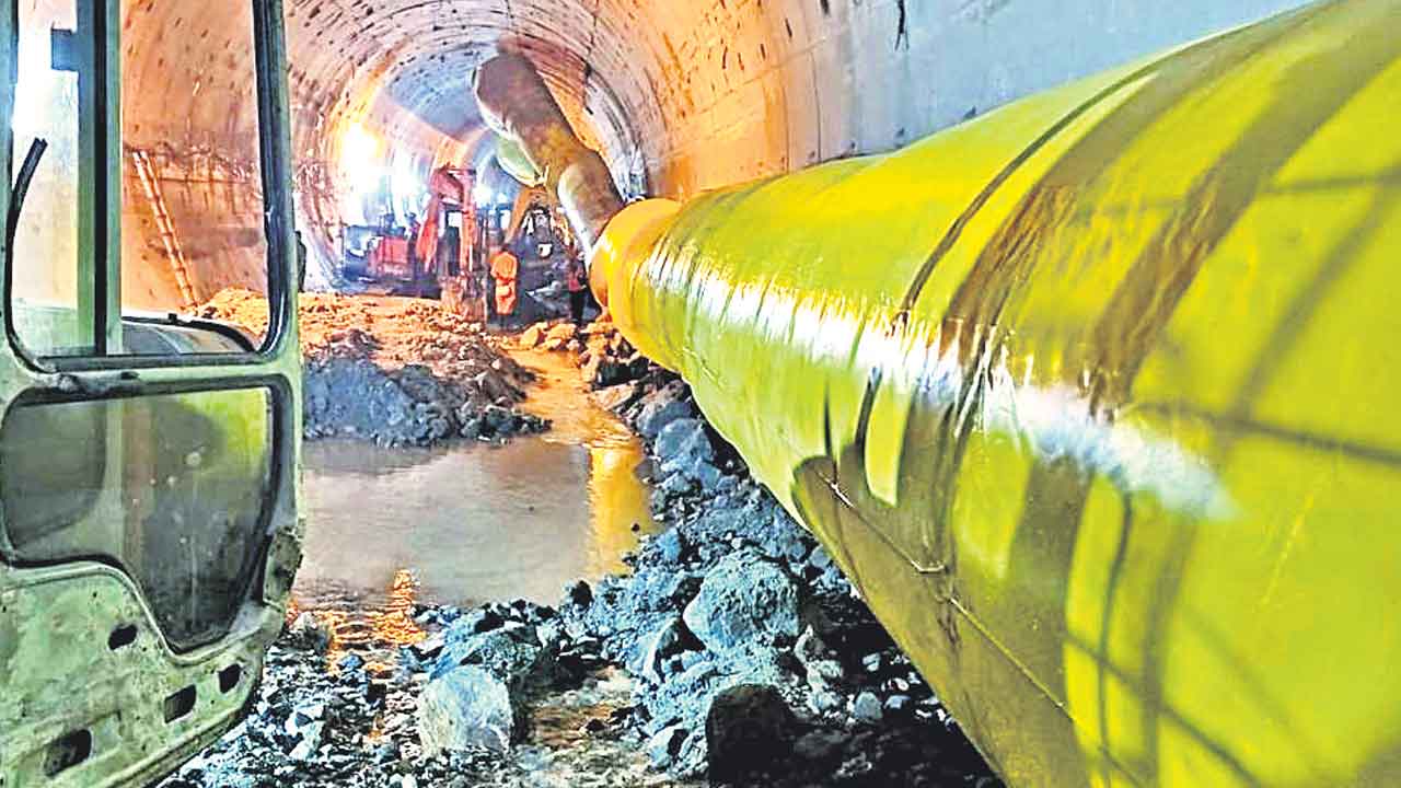 SLBC Tunnel | ఎస్ఎల్బీసీ టీబీఎం బేరింగ్ ఎక్కడ?..  ఏడాది కిందే అమెరికా వెళ్లొచ్చిన మంత్రి కోమటిరెడ్డి