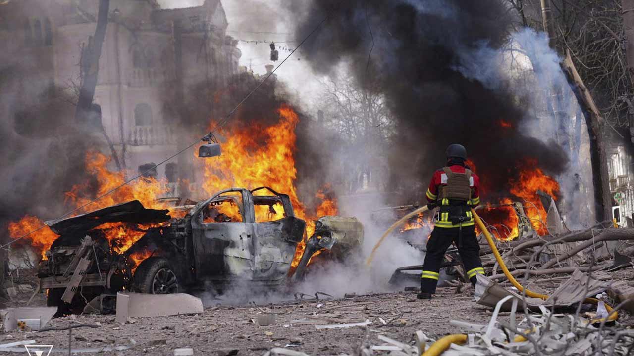 Russia | ఉక్రెయిన్‌పై క్షిపణి దాడి చేసిన రష్యా.. 20 మందికి పైగా సాధారణ పౌరులు మృతి