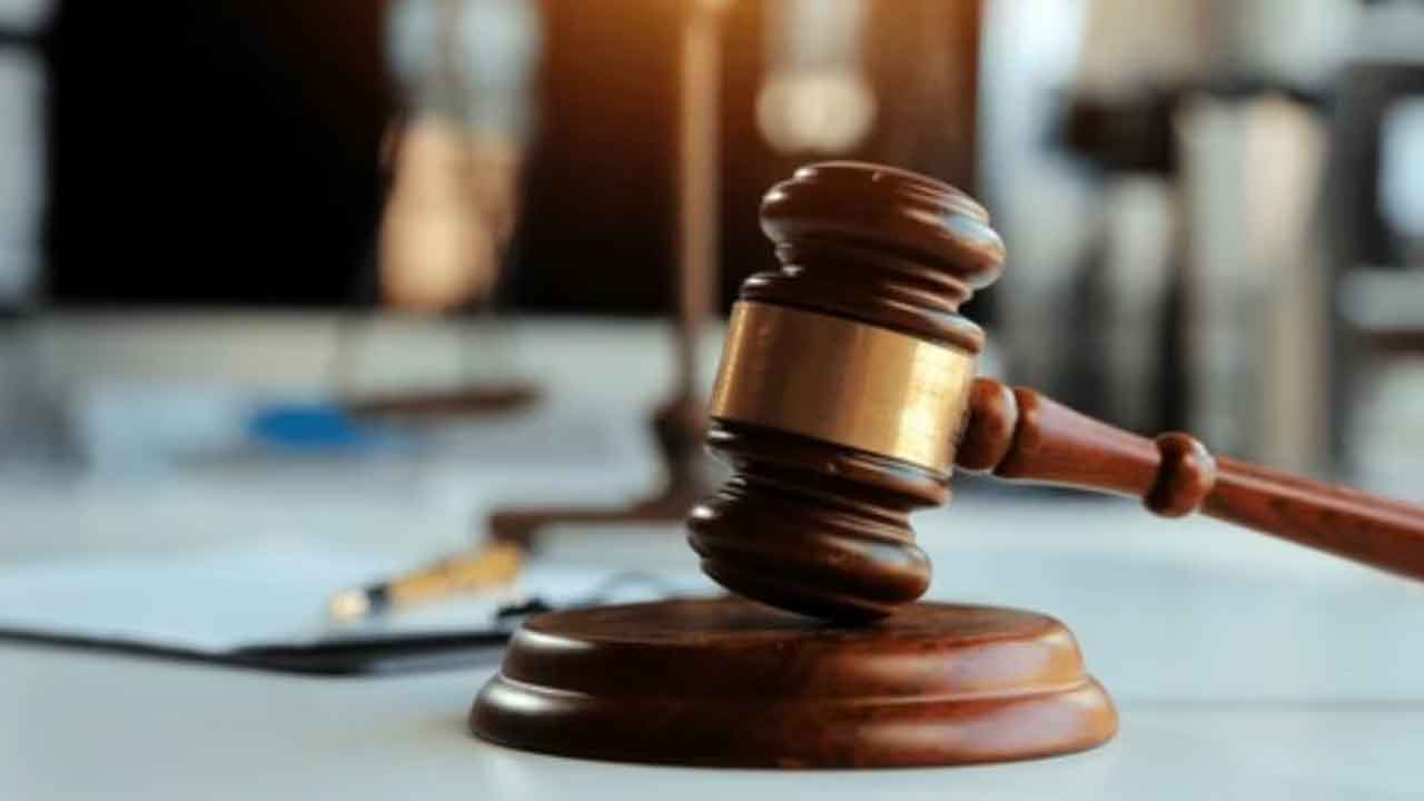 Uttar Pradesh | దొంగతనం కేసులో నిందితుడిని వదిలి జడ్జి కోసం గాలింపు!.. యూపీలో ఓ ఎస్‌ఐ నిర్వాకం