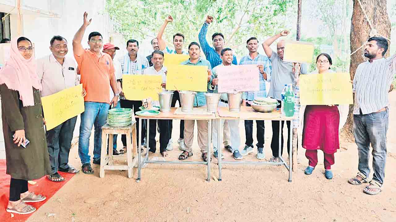 పార్ట్‌ టైం లెక్చరర్ల వంటా-వార్పు