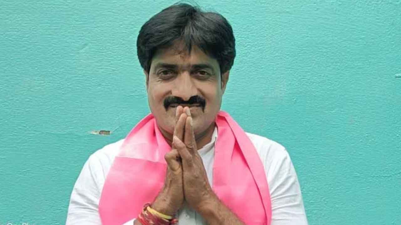 MLA Vijayudu | సీఎమ్మార్ఎఫ్ చెక్కులు పంపిణీ చేసిన ఎమ్మెల్యే విజయుడు
