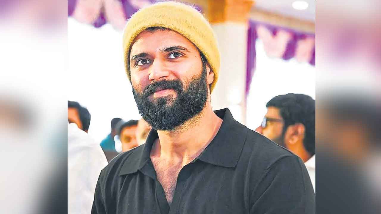 Kingdom | కింగ్‌డమ్‌పై అప్‌డేట్‌ ఇచ్చిన విజయ్‌ దేవరకొండ.. ఫస్ట్‌ హాఫ్‌ డబ్బింగ్‌ కంప్లీట్‌!