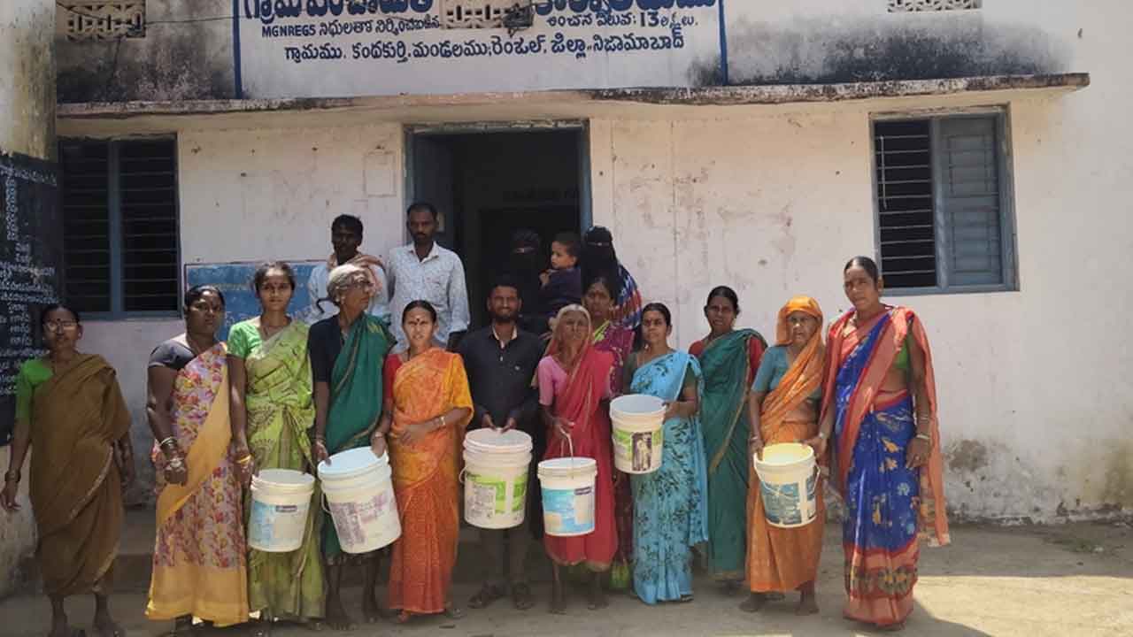Drinking water | తాగు నీటి కోసం గ్రామ పంచాయతీ కార్యాలయం ముట్టడించిన మహిళలు
