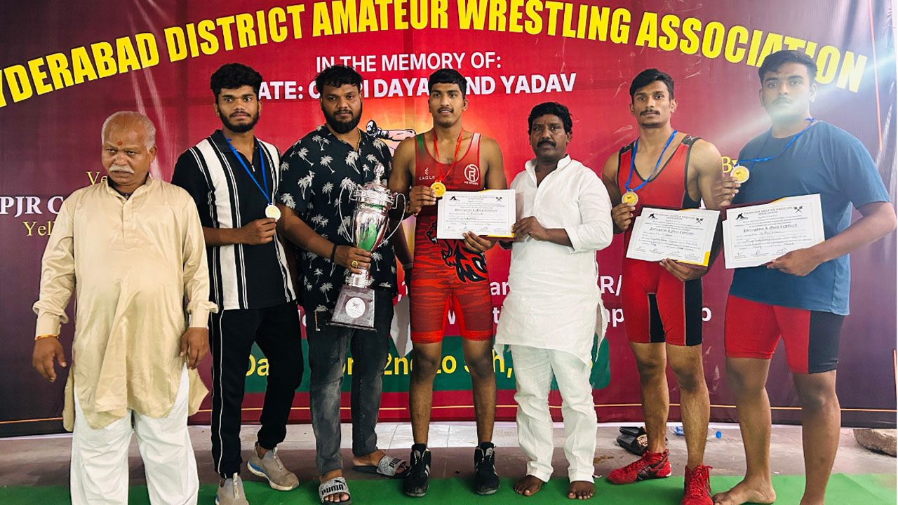 Wrestling | రెజ్లింగ్ పోటీలలో స్వర్ణం సాధించిన ఖానాపూర్ రవికాంత్