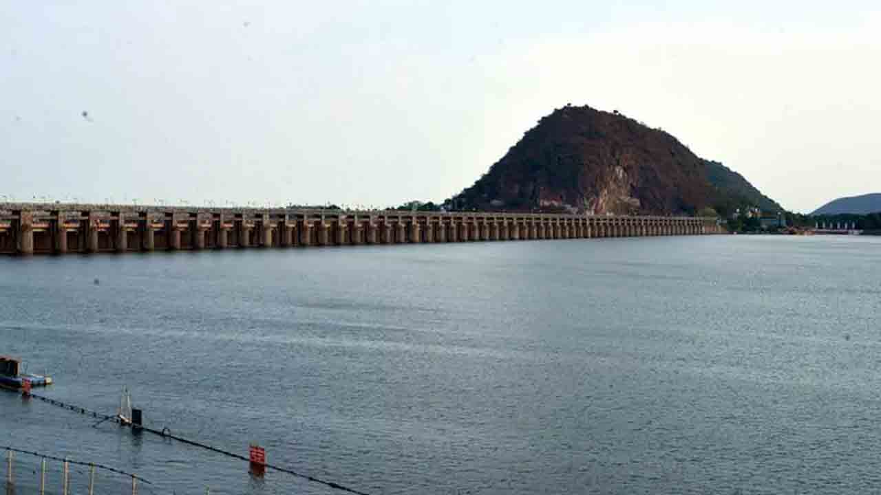 ఆదా అయ్యే నీటిని బేసిన్‌ ప్రాజెక్టులకివ్వాలి