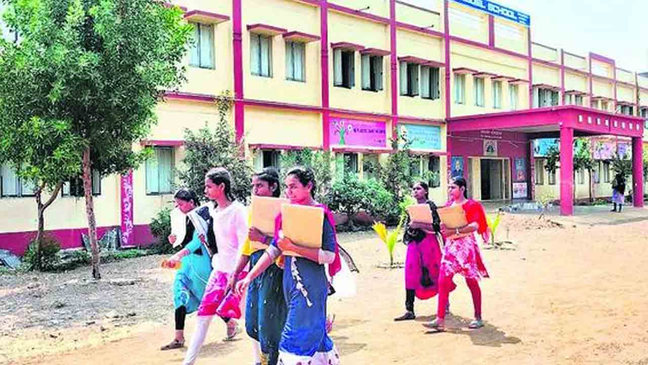 SERT | సంగారెడ్డి స్కూల్‌ వరంగల్‌లో ఉందట!.. నిజామాబాద్‌ స్కూల్‌ టీచర్‌ ఖమ్మంలో పని చేస్తున్నారట!