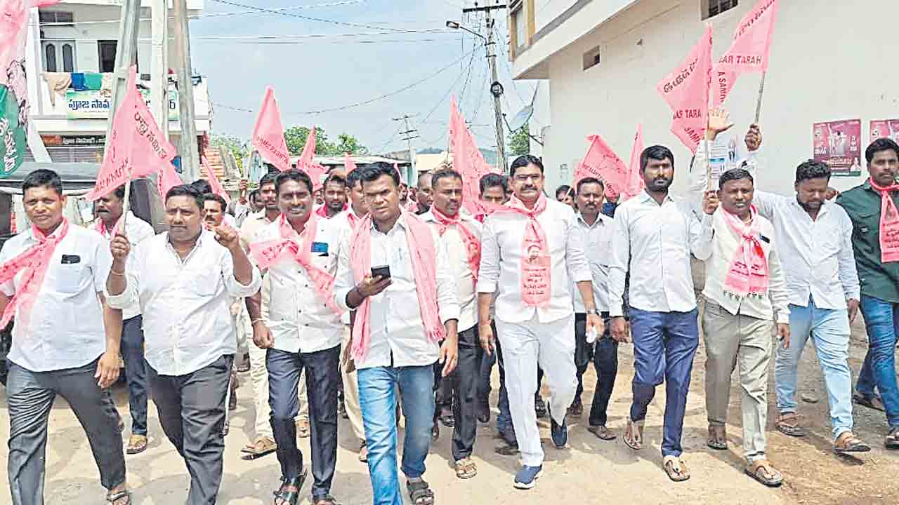 కాంగ్రెస్‌ నేతల దౌర్జన్యం!