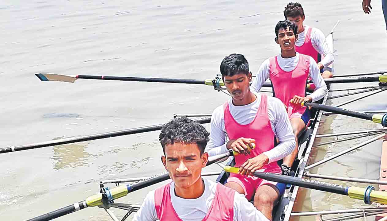 రోయింగ్‌ పోటీల్లో గోల్డ్‌మెడల్‌