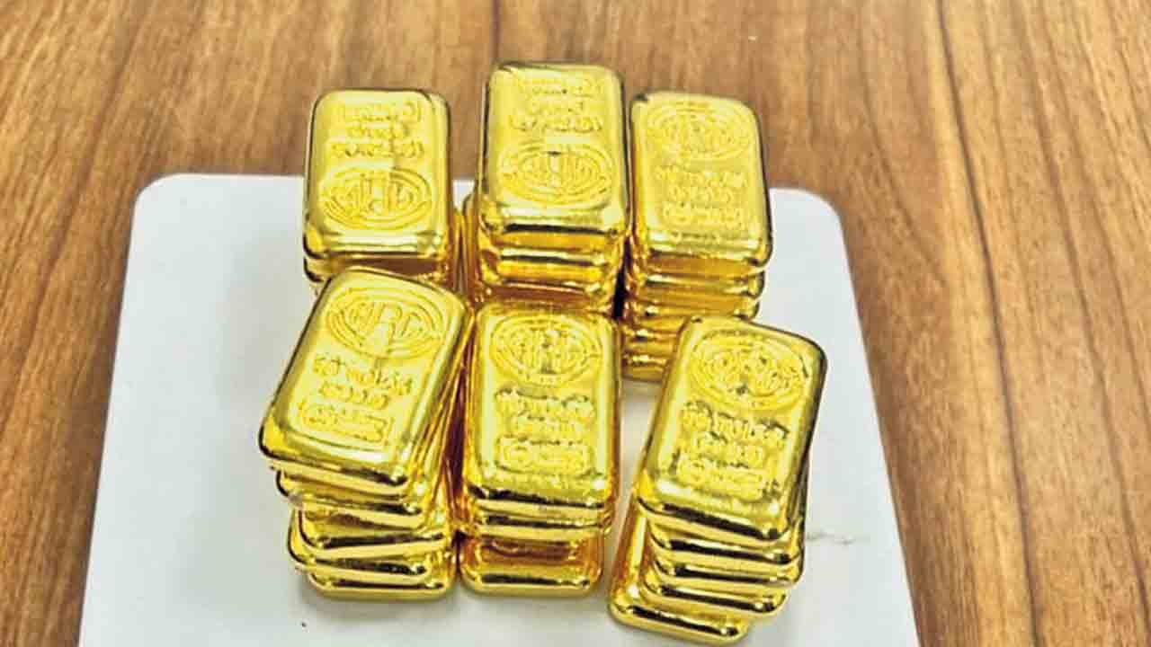 ఎయిర్‌పోర్టులో 3.5 కిలోల బంగారం స్వాధీనం