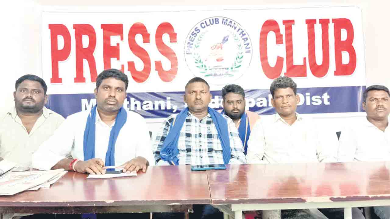 దళితబంధు ఇవ్వకుంటే కాళేశ్వరం నుంచి పాదయాత్ర