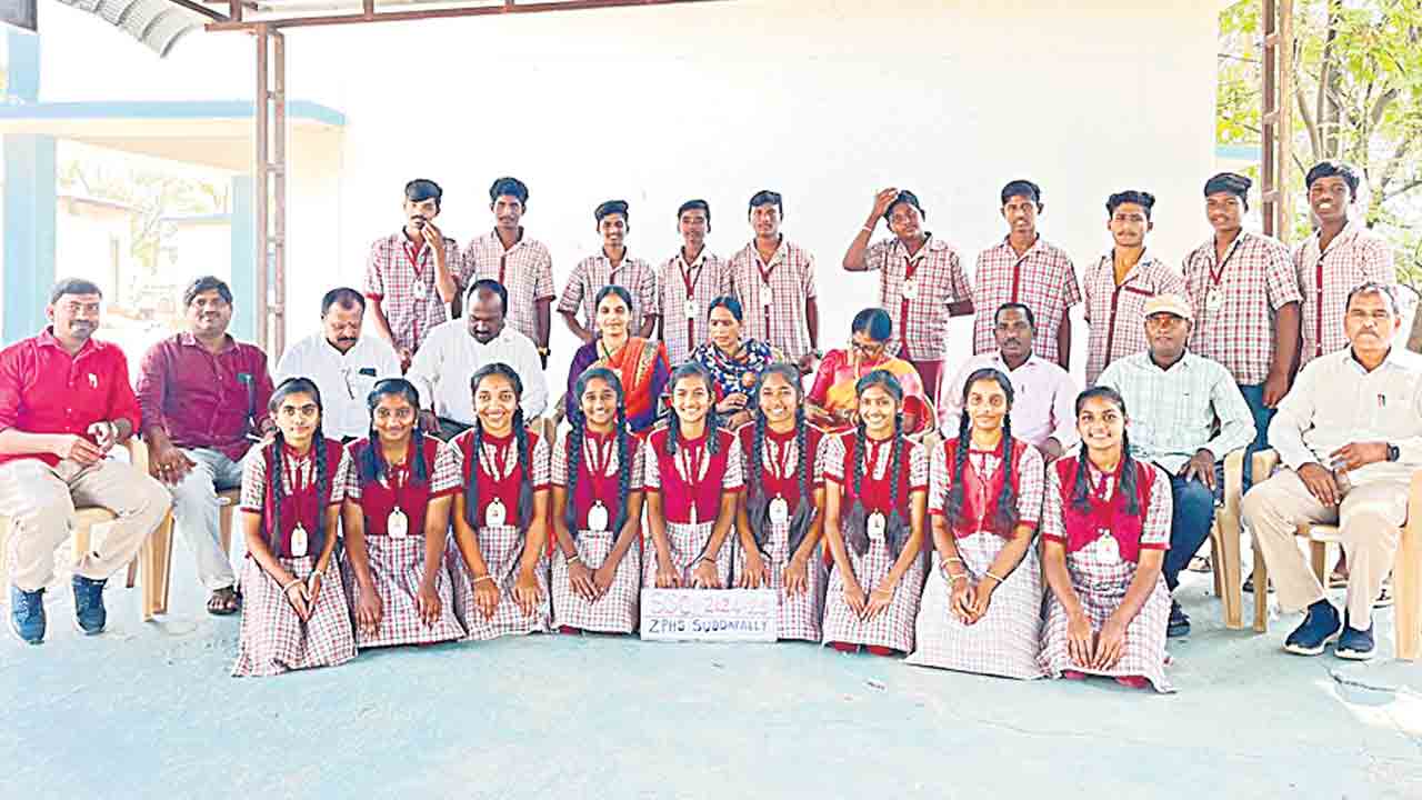 ‘పది’ ఫలితాల్లో విద్యార్థుల సత్తా