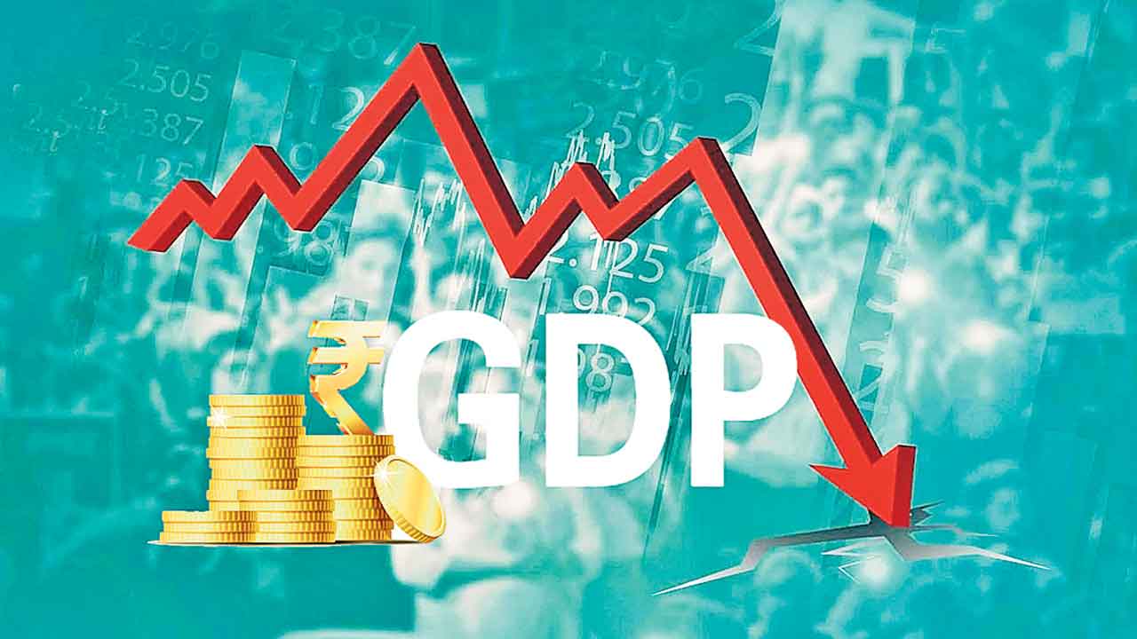 భారత వృద్ధిరేటుకు కత్తెర్లు