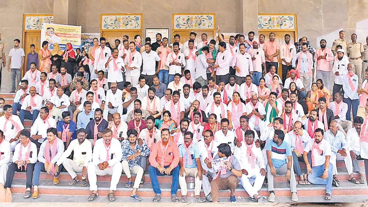 ‘కేసీఆర్‌ కళాభారతి’ పేరు మార్పుపై నిరసన