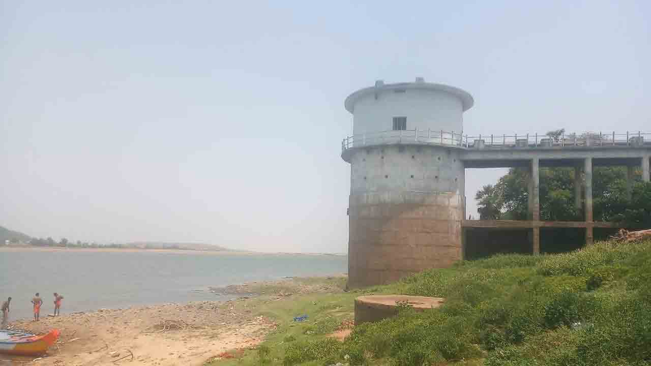 ఊరూరా.. నీటి గోస