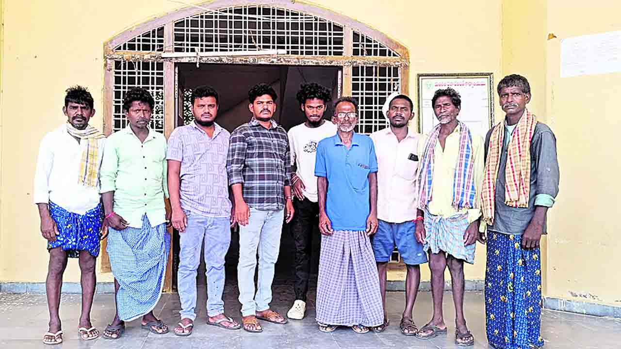 భూస్వాములకే ఇందిరమ్మ ఇండ్లా?