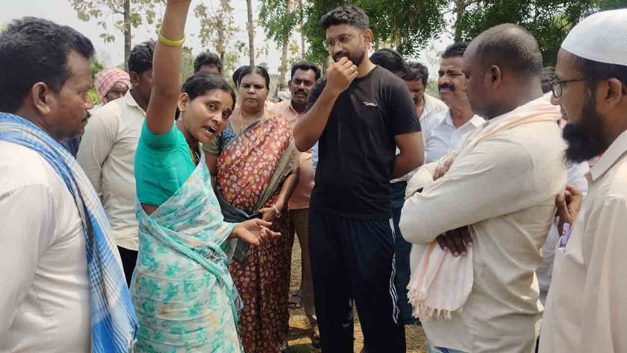 కలెక్టర్‌ ఎదుట గూడు గోడు..