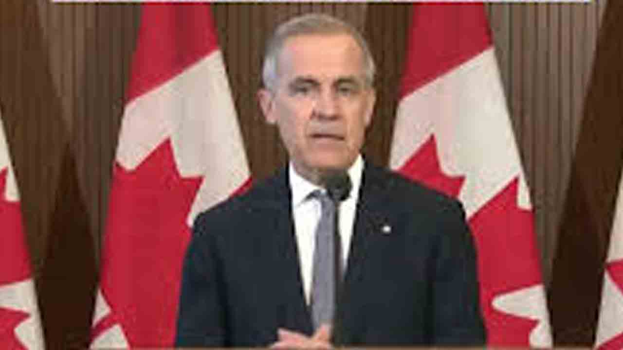 భారత విద్యార్థులకు స్టడీ పర్మిట్లలో 31% కోత