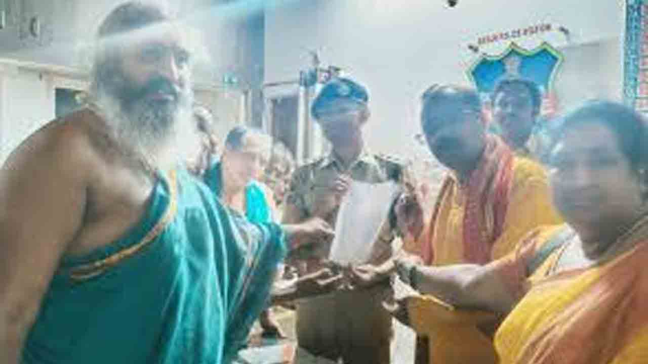 పూజారి బైండోవర్‌ అన్యాయం