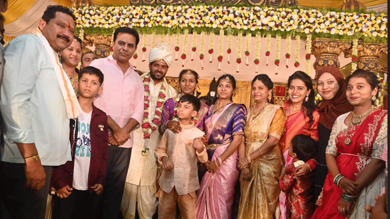 KTR | ఆశీర్వదిస్తూ.. పరామర్శిస్తూ.. సిరిసిల్లలో కొనసాగిన కేటీఆర్ పర్యటన