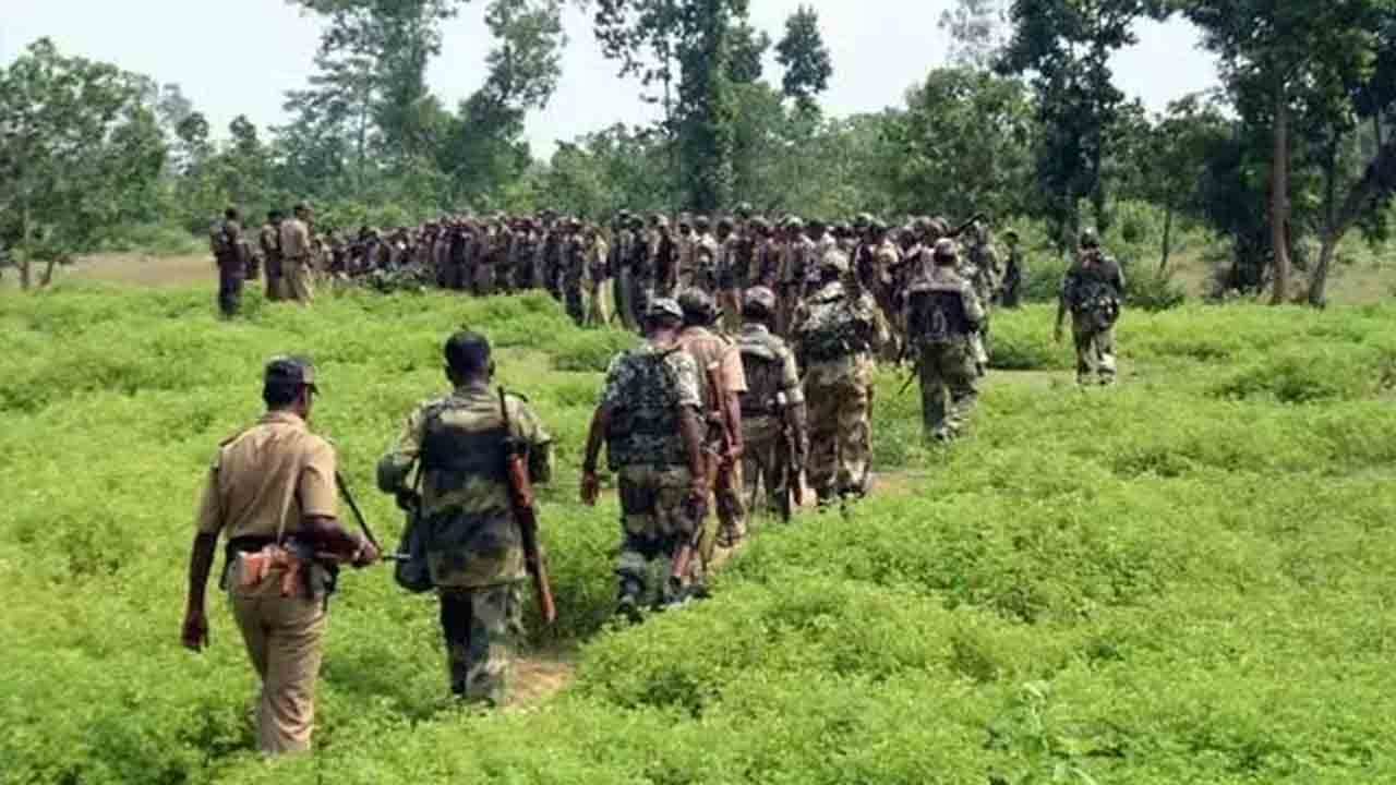 ఛత్తీస్‌గఢ్‌-మహారాష్ట్ర సరిహద్దులో భారీ ఎన్‌కౌంటర్‌.. 25 మంది మావోయిస్టులు మృతి?