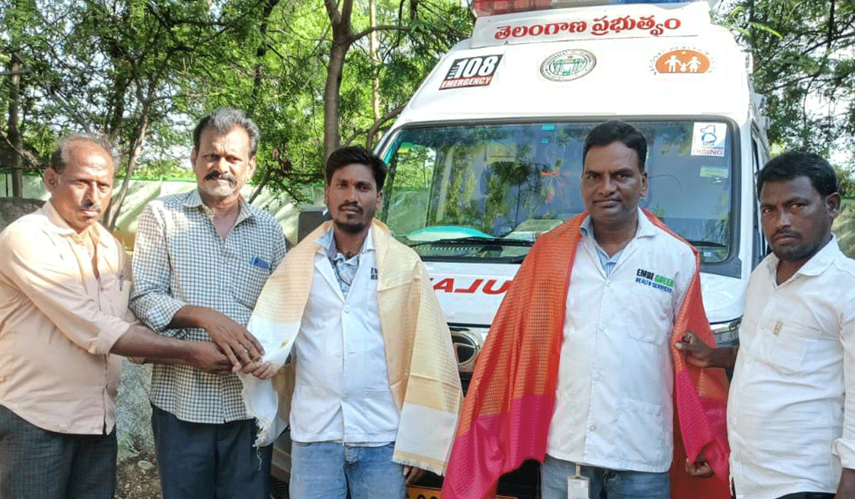 108 Pilot Day |  108 పైలట్ దినోత్సవం సందర్భంగా పలువురికి సన్మానం