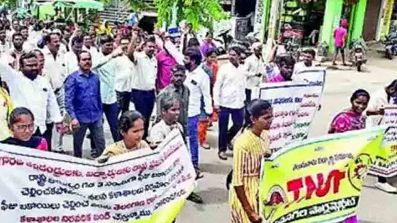 డిగ్రీ ఎగ్జామ్స్‌ సస్పెన్స్‌కు తెర