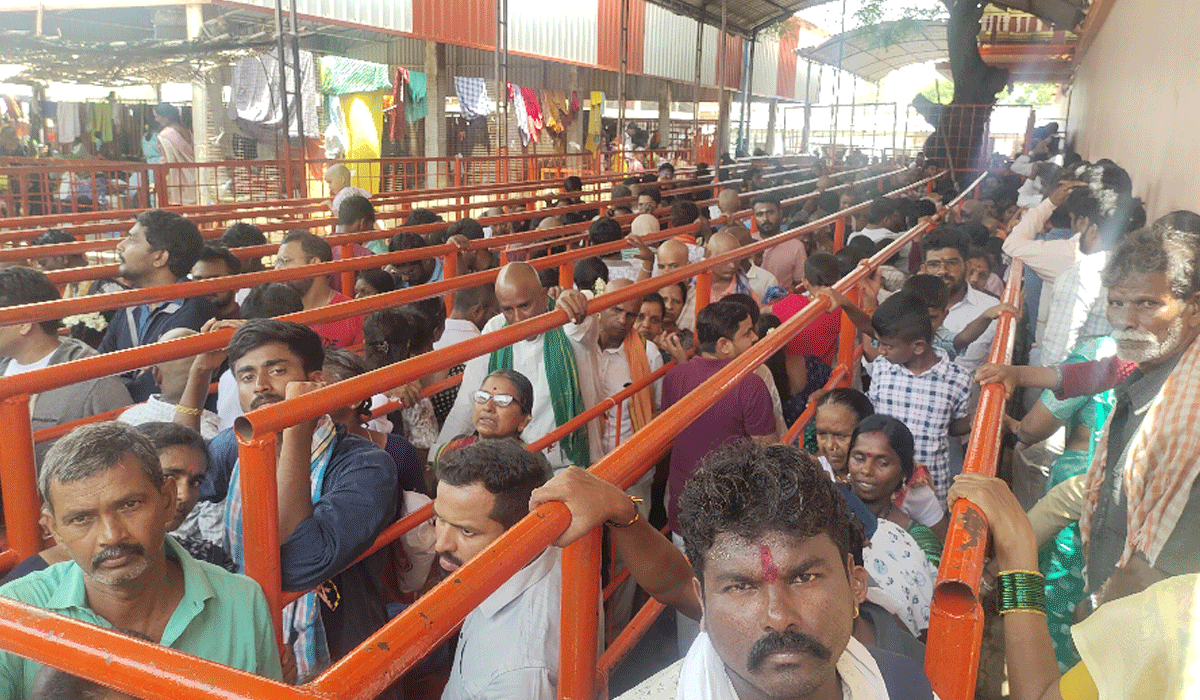 Kondagattu Anjana Temple | కొండగట్టు అంజన్నఆలయంలో భక్తుల కిటకిట