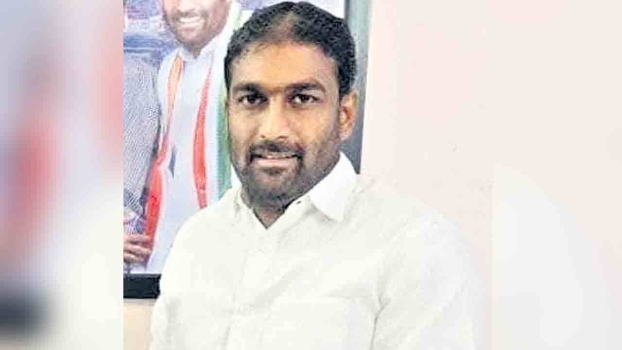 పీఏతో ఫిర్యాదు చేయించి ఇల్లు కూల్చి వేయించి..