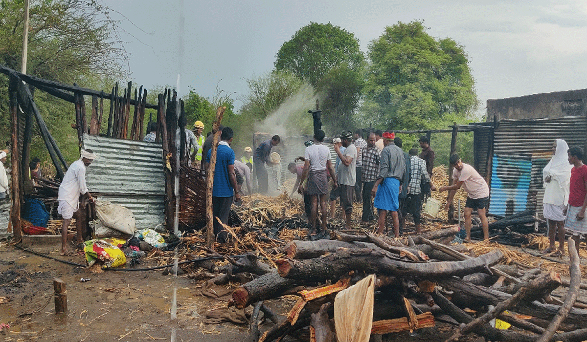 Accidentally fire | బజార్ హత్నూర్  లోప్రమాదవశాత్తు పశువుల పాక దగ్ధం