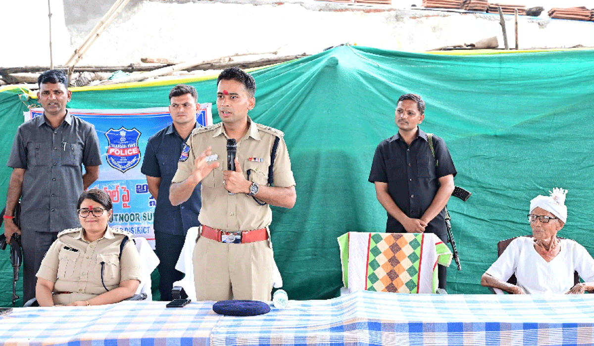 SP Akhil Mahajan | చదువుతూనే అభివృద్ధి సాధ్యం.. ఎస్పీ అఖిల్ మహజన్