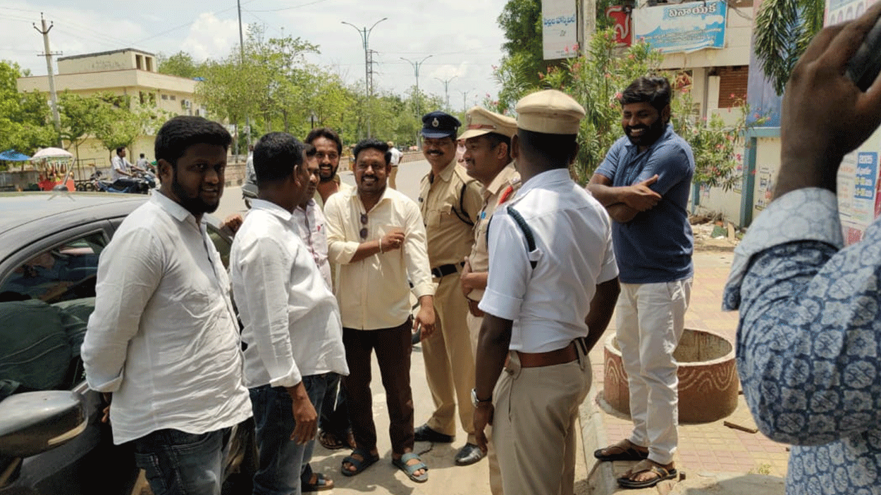 Protocol | కేటీఆర్ ఫొటో లేకుండానే అధికారిక కార్యక్రమం.. ప్రొటోకాల్ పాటించాలంటూ బీఆర్ఎ ఎస్ నేతల పట్టు