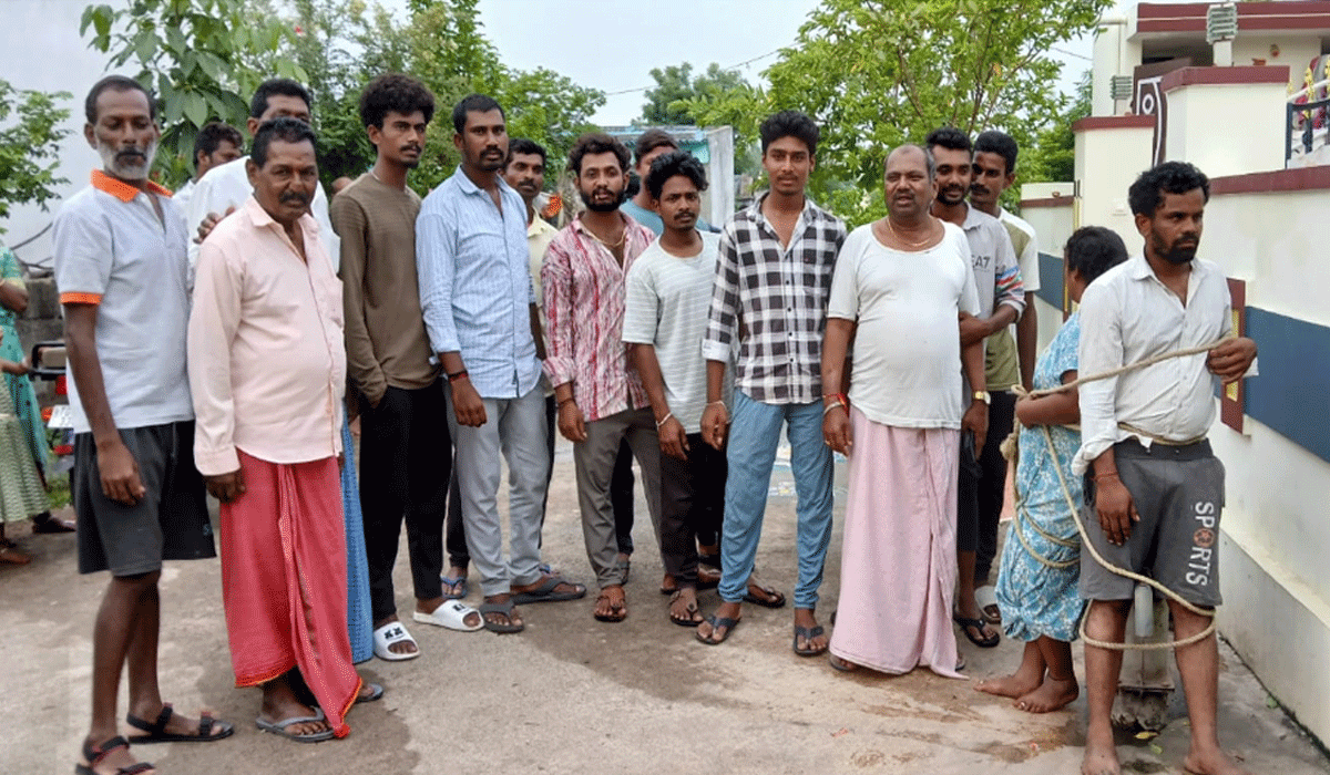 ఫేస్ బుక్ పరిచయంతో అక్రమ సంబంధం.. అడ్డంగా బుక్కయ్యారు