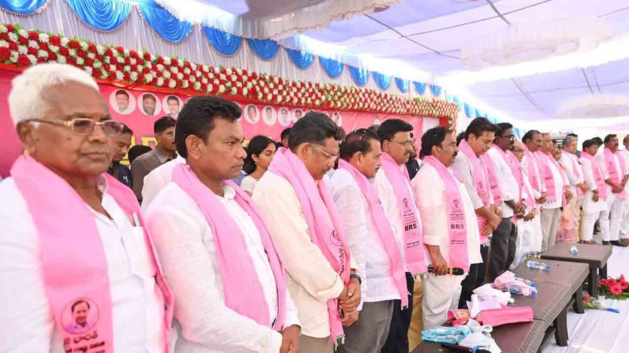 ఉగ్రదాడి మృతులకు నివాళులు