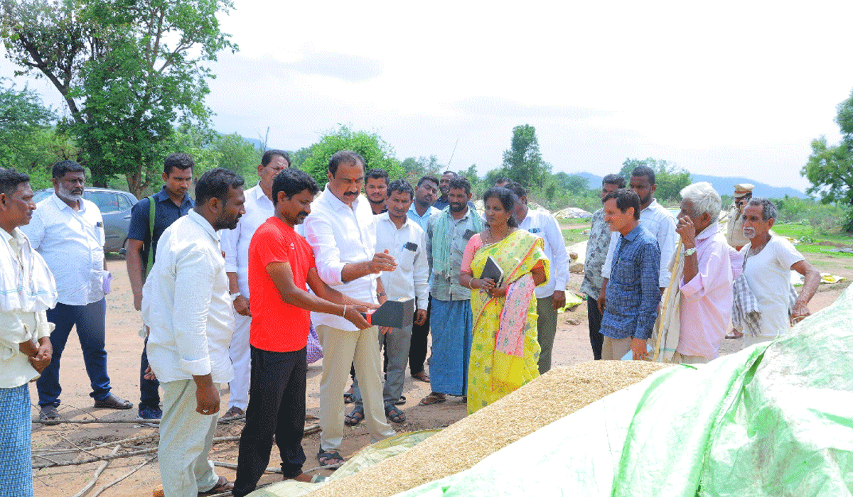 MLA Dr. Sanjay Kumar | తడిసిన ధాన్యం కొనుగోలు చేసే విధంగా చర్యలు తీసుకుంటాం… జగిత్యాల ఎమ్మెల్యే డాక్టర్ సంజయ్ కుమార్